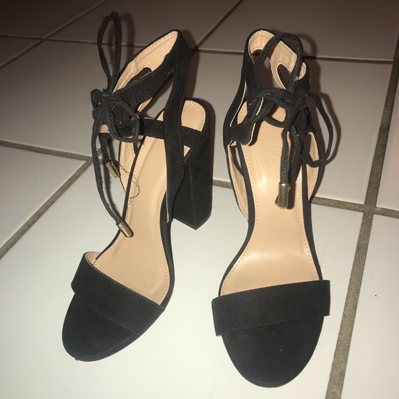 Charlotte Russe Front Tie Heel Block Sandal - Picture 2 of 5